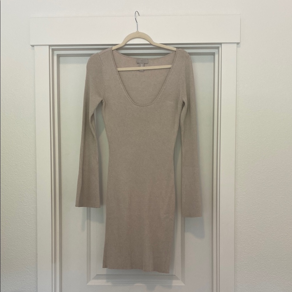 H&M Beige Long Sleeve Dress